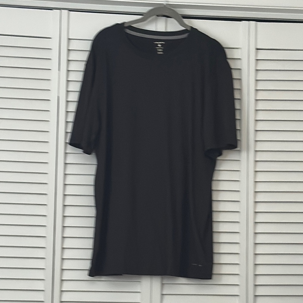 Black Short Sleeve Crew Neck Tee